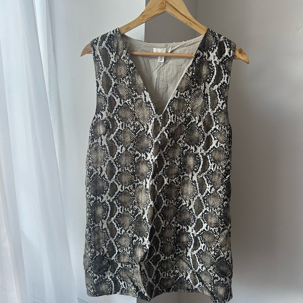 NWOT Mod 60s inspired Sleeveless Snake Print V-Neck Shift Dress